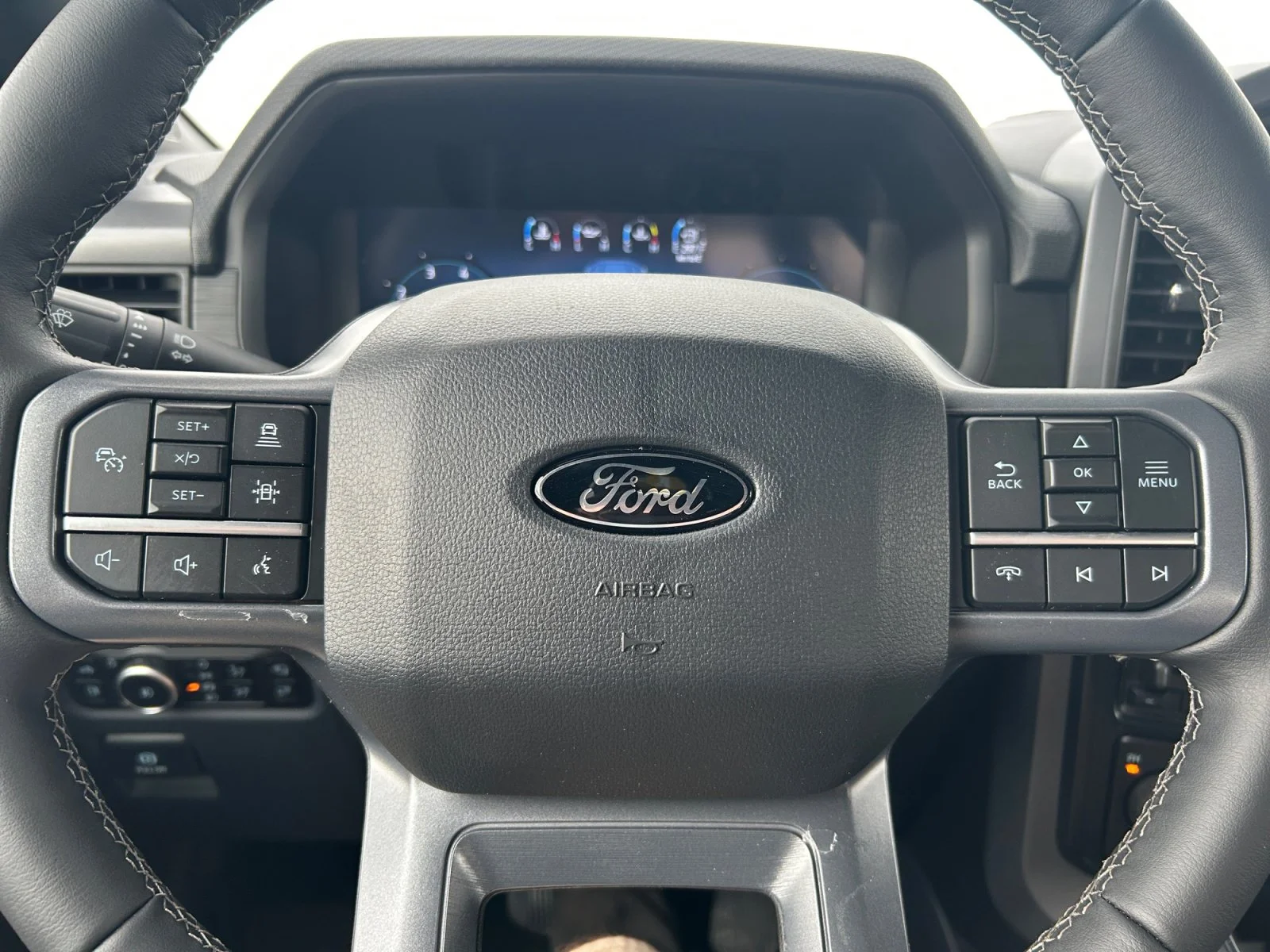 New 2026 Carbonized Grey Metallic Ford XLT image 22