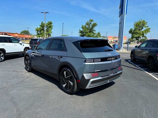 New 2026 Digital Teal Hyundai SE image 5