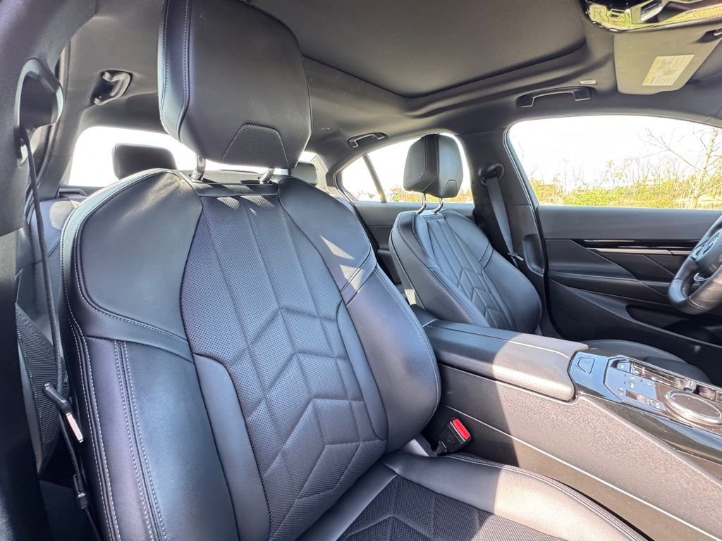 Used 2024 Gray BMW 530i xDrive image 29