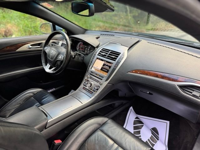Used 2019 Diamond Lincoln Reserve image 19
