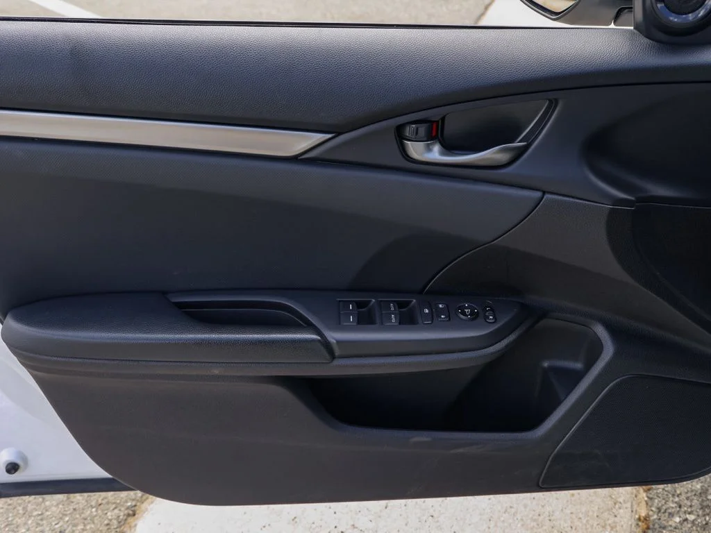 Used 2020  Honda Sport image 21