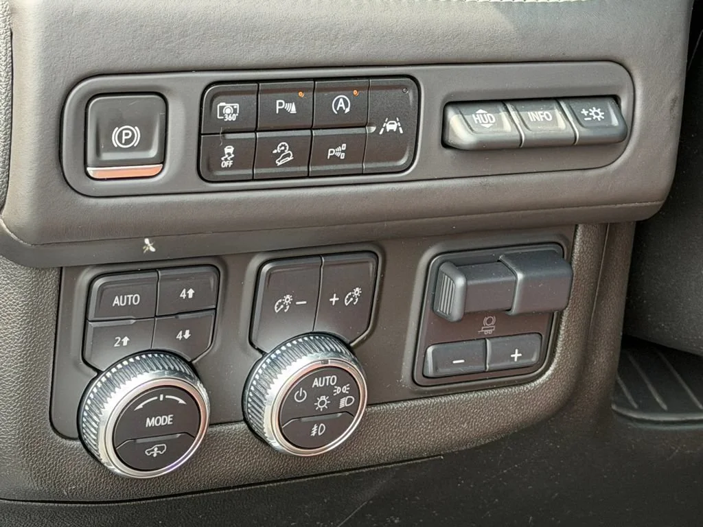 2023 GMC Yukon Denali Ultimate - Photo 43