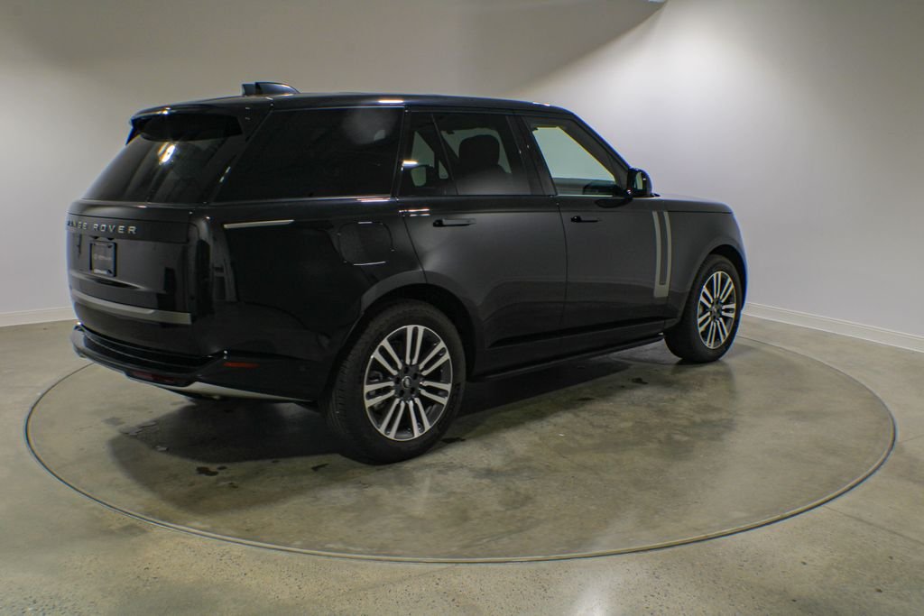 Used 2024 Santorini Black Metallic Land Rover SE image 6