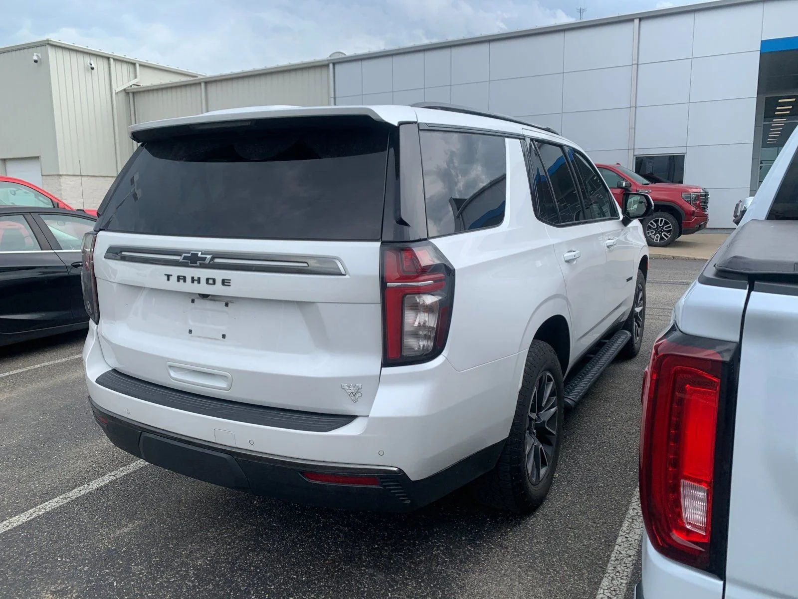 Used 2022 Iridescent Pearl Tricoat Chevrolet Z71 image 2