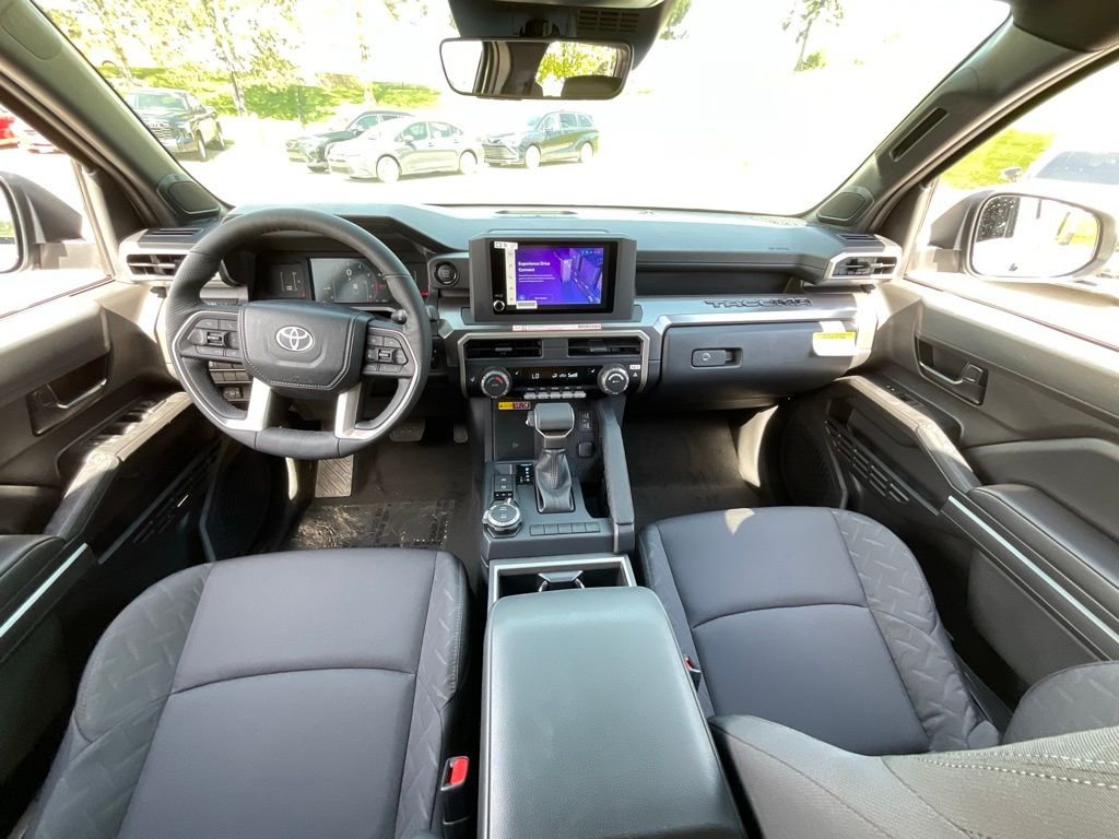 2025 Toyota Tacoma SR5 - Photo 10