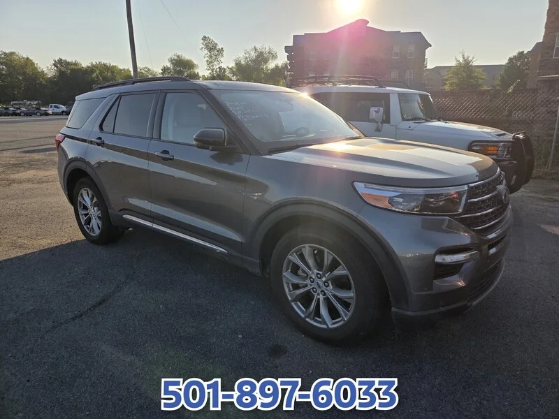 Used 2023 Gray Metallic FORD XLT image 2
