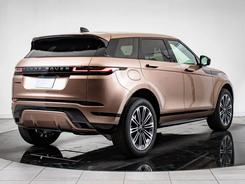 Used 2026 Bronze Land Rover Dynamic image 10