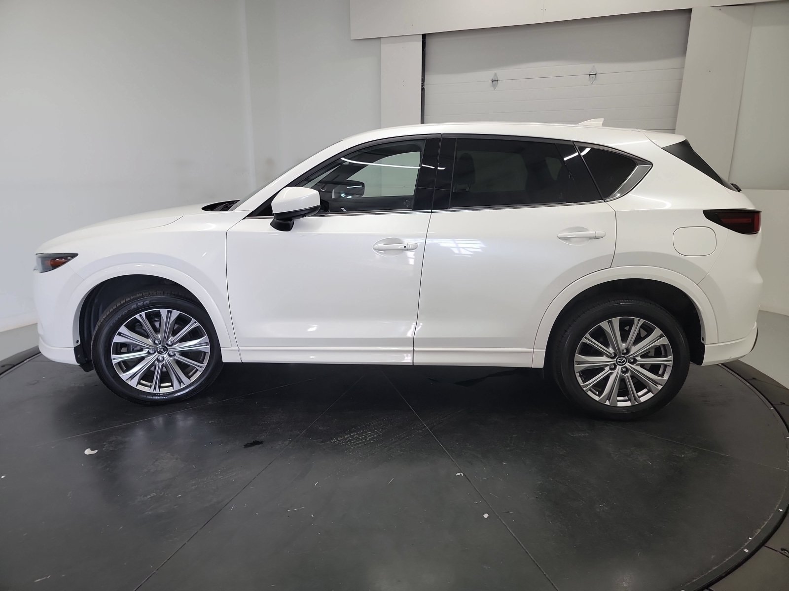 Used 2022 Snowflake White Pearl Mica Mazda 2.5 Turbo Signature image 4