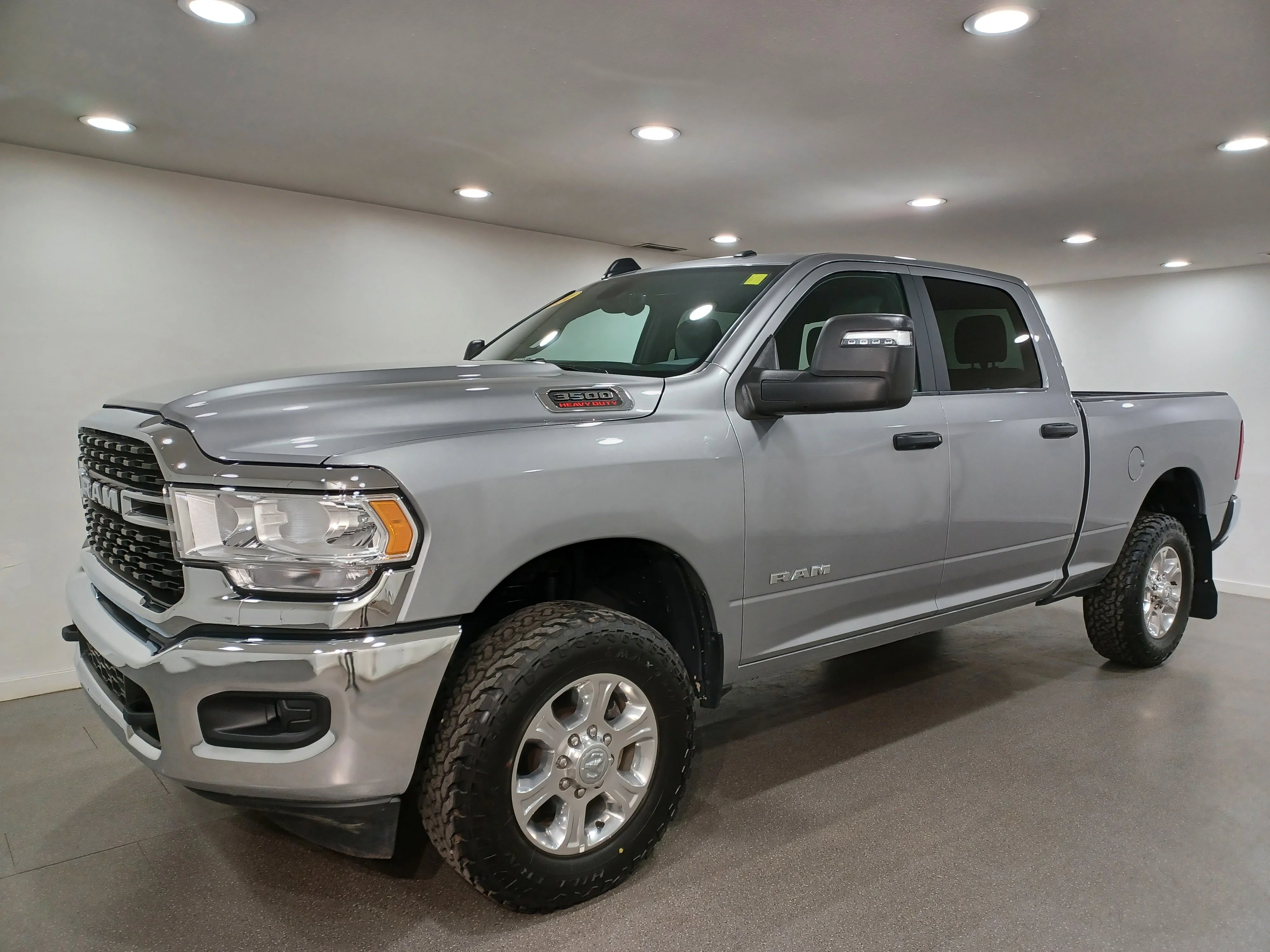Certified Used 2024 Billet Silver Metallic Ram Bighorn 6.4L HEMI | 4x4 | 6 Pass | 6 Foot Box | Trailer Mirrors & Brake | Park Assist image 2