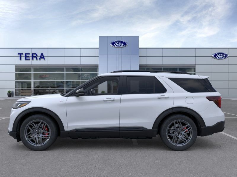 New 2026 Space White Metallic Ford ST-Line image 3