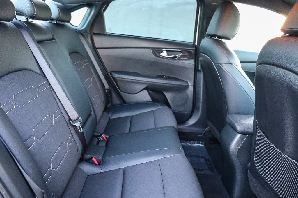Used 2022 Snow White Pearl Kia GT-Line image 18