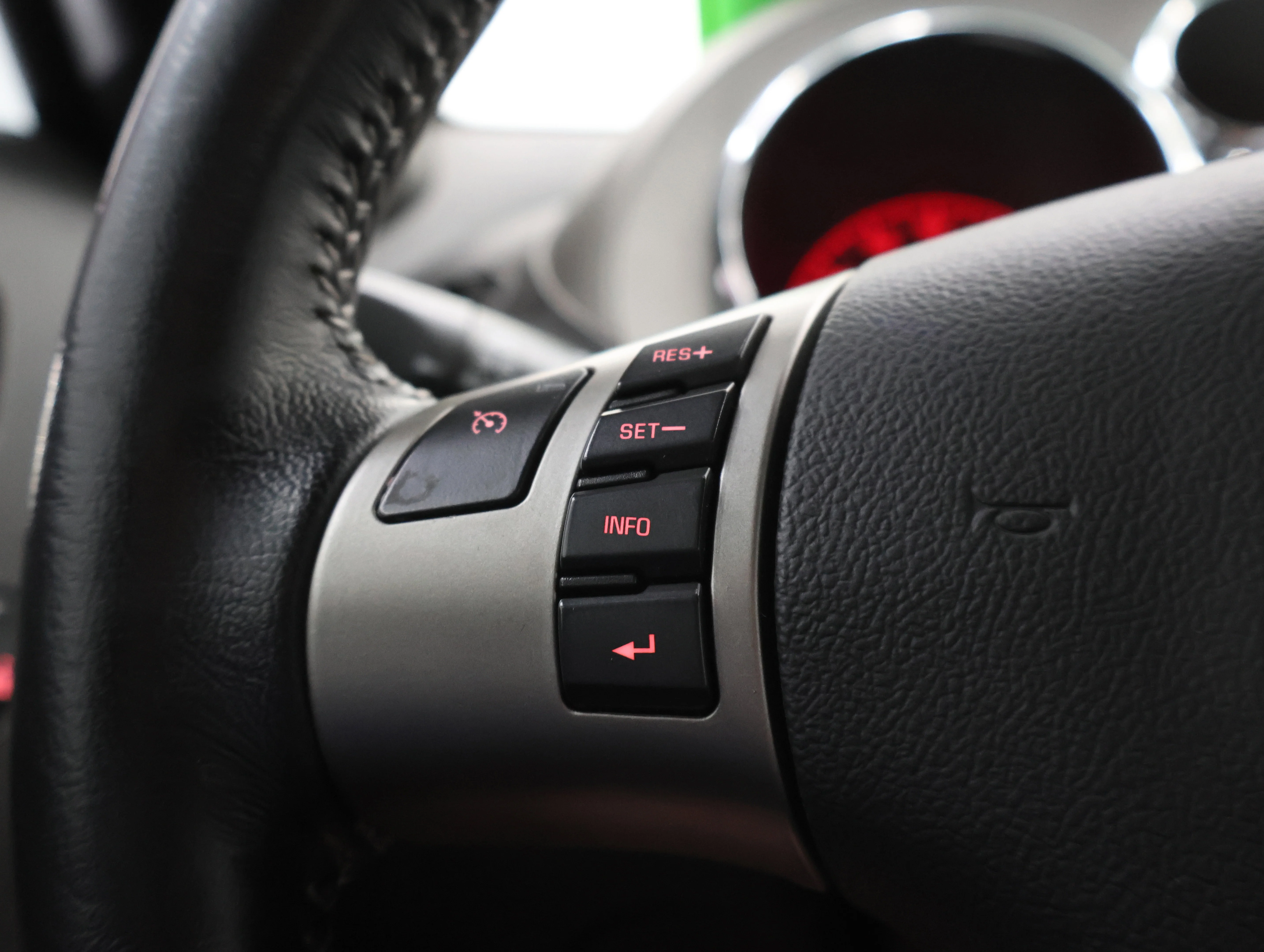 Used 2007 Aggressive (Victory Red) Pontiac GXP image 14