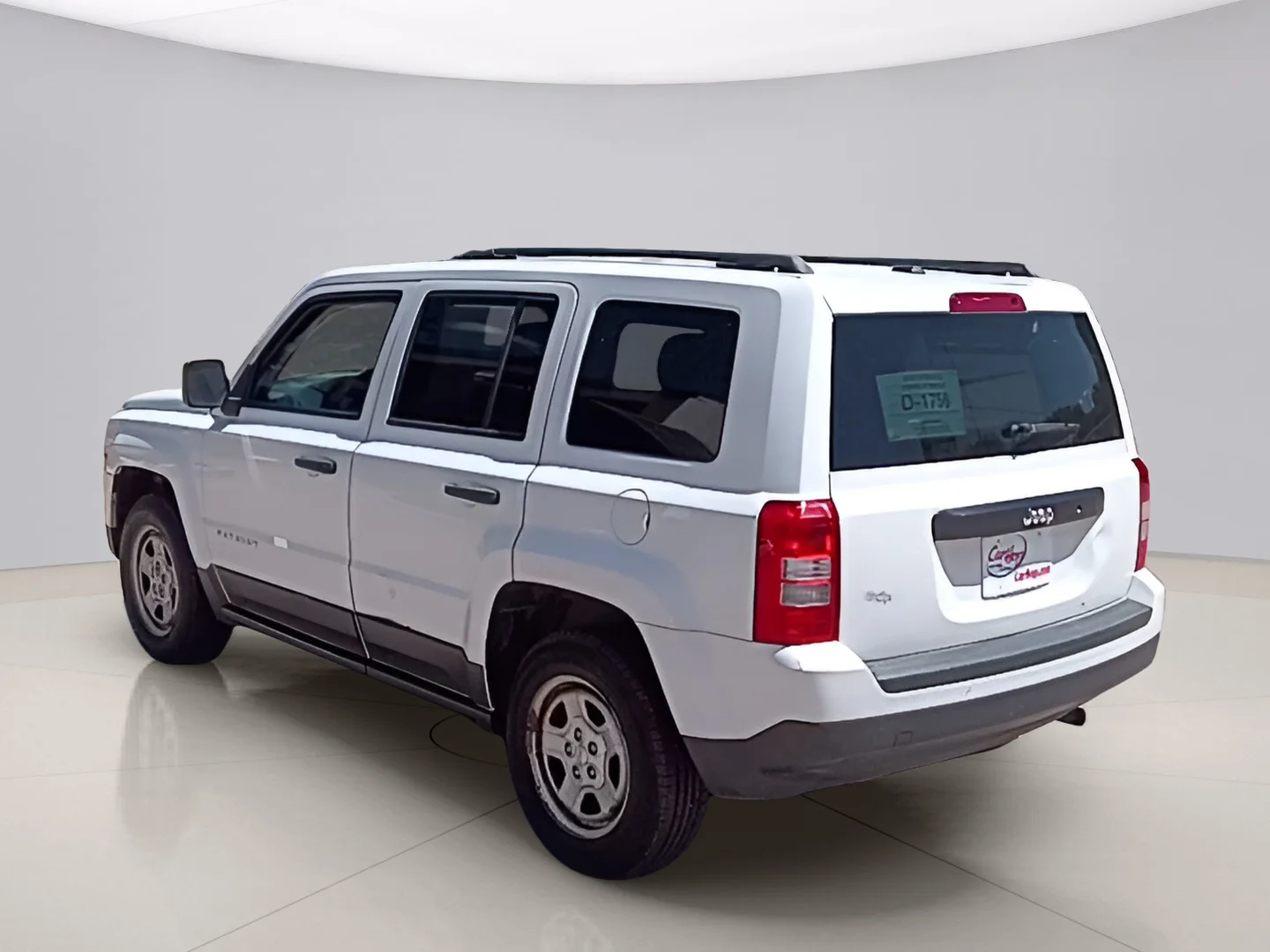 Used 2016 White Jeep SPORT SUV image 3