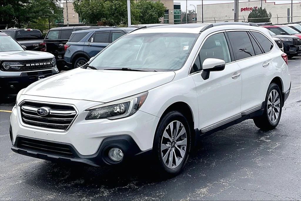 Used 2019 White Subaru 2.5i image 11