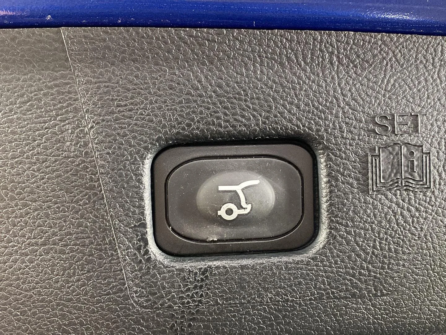 Used 2022 Blue Metallic Ford SEL image 19
