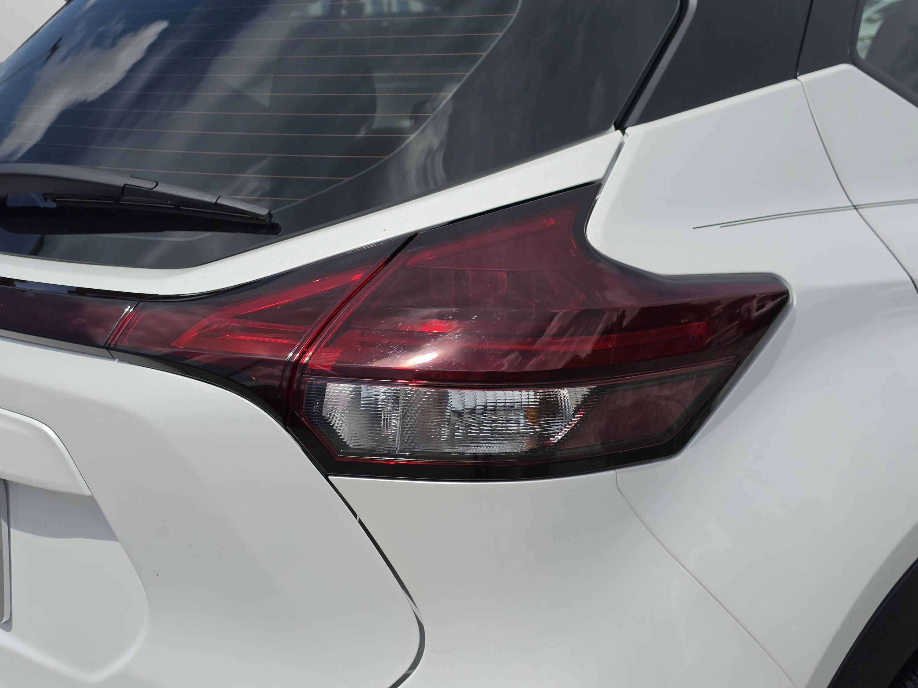 Used 2023 Aspen White Tricoat Nissan SV image 14