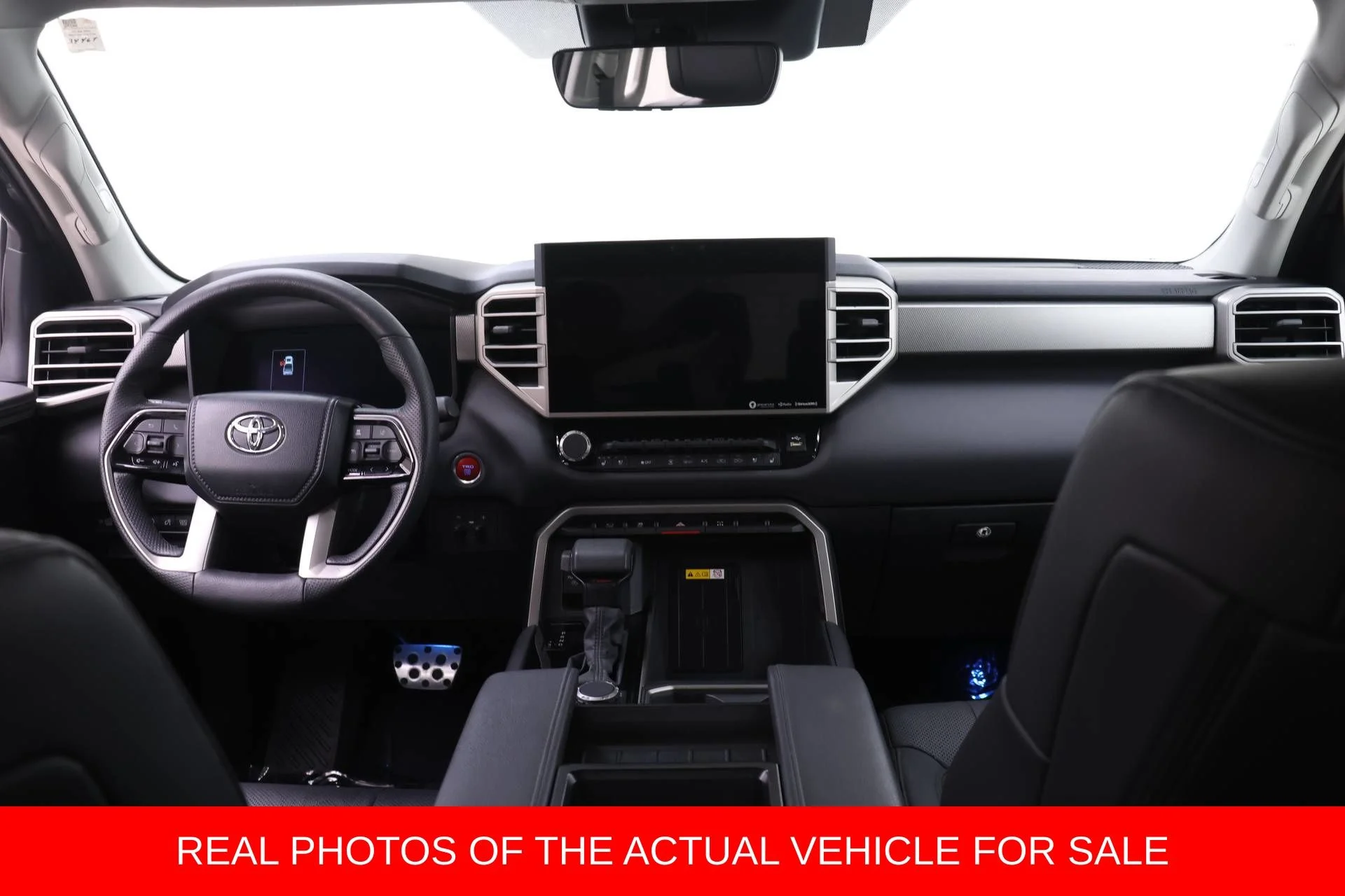 Used 2024  Toyota Limited image 5