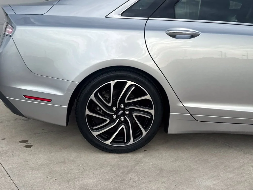 Used 2020 Silver Lincoln Standard image 12