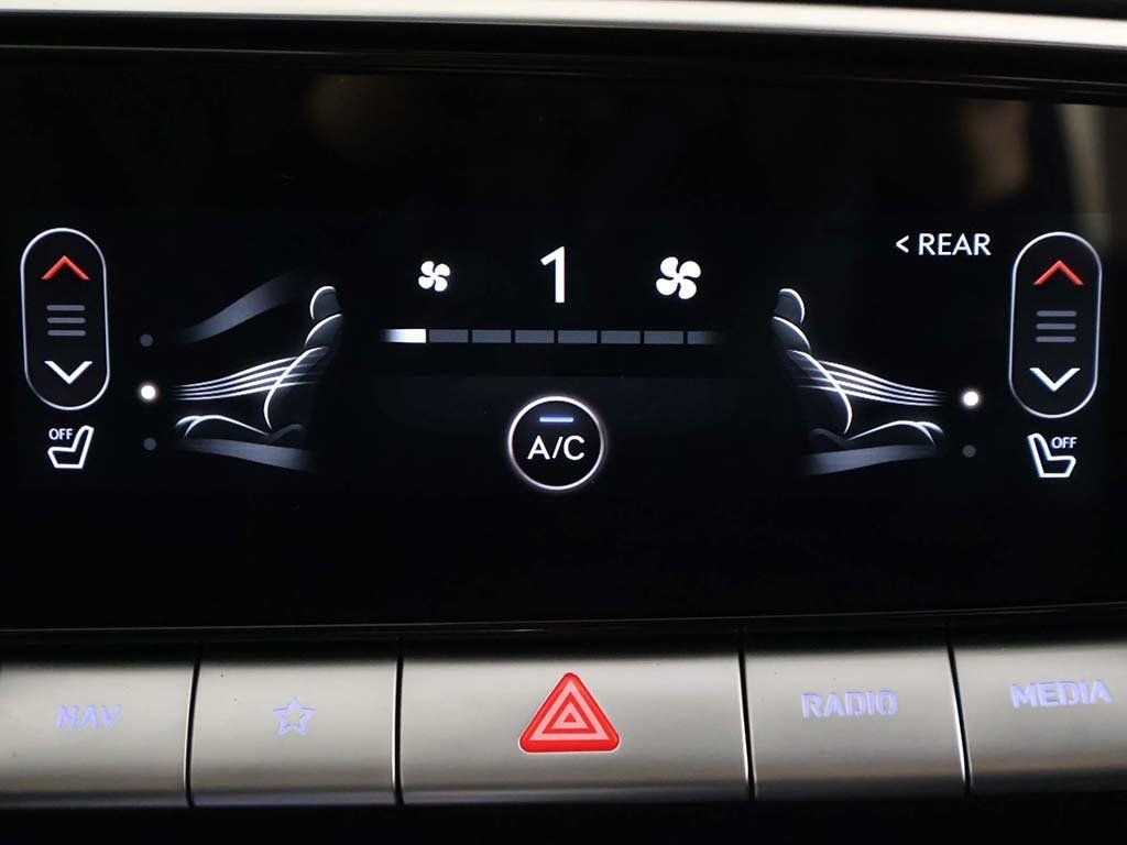 Used 2025 Black Genesis 2.5T image 43