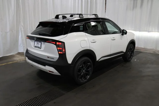 New 2026 Aspen White TriCoat / Super Black Two-tone Nissan SR image 3
