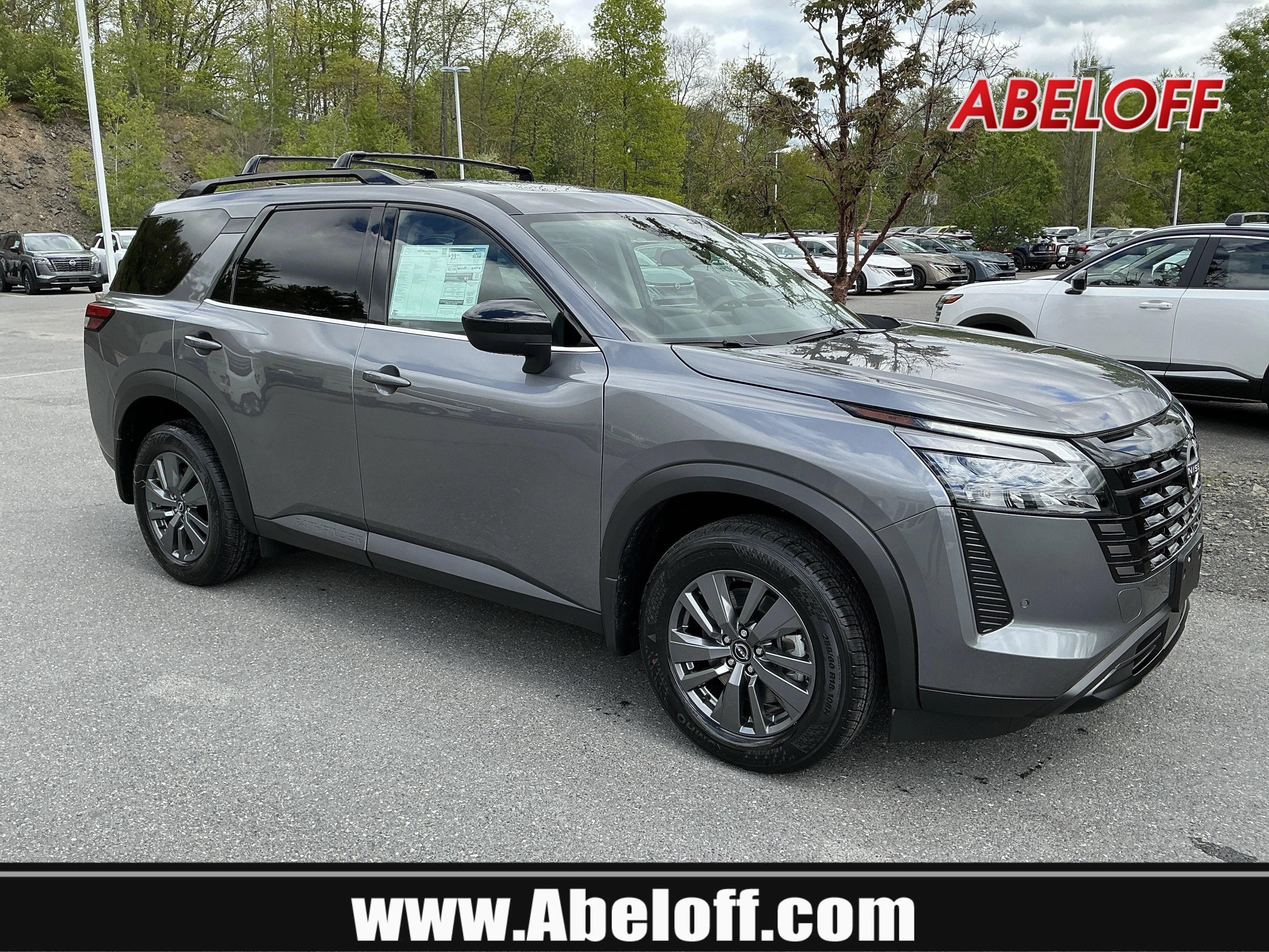 2026 Nissan Pathfinder SV 4WD's photo