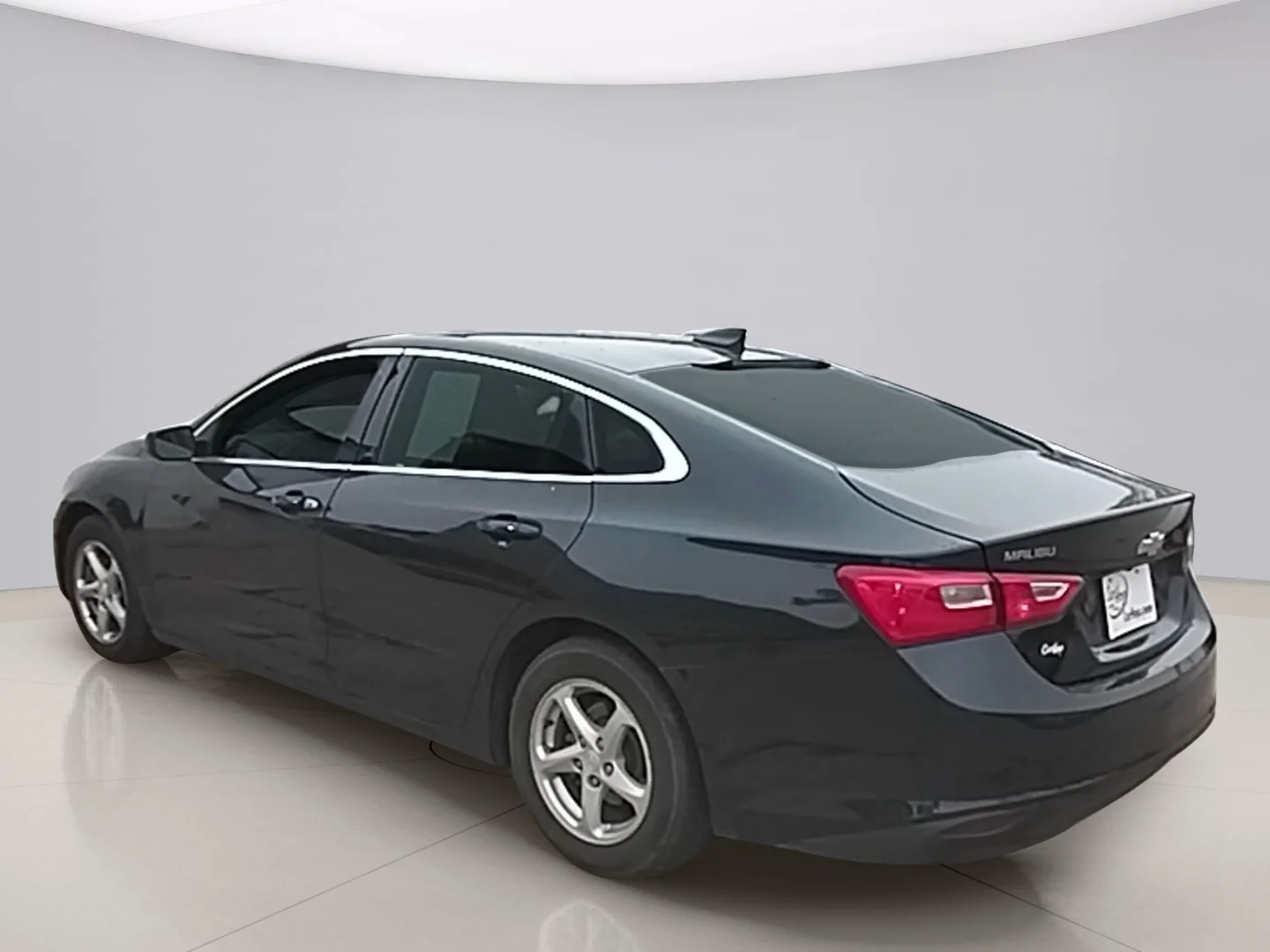 Used 2018 Blue Chevrolet LS image 3