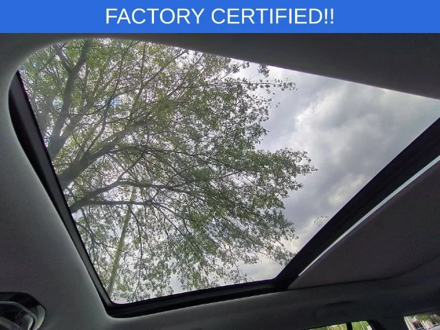 Used 2022 Gray Jeep Summit 4xe image 18