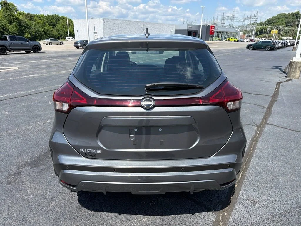 Used 2025 Gun Metall. Nissan S image 6