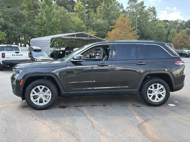 Used 2023 Brown Jeep Limited image 10