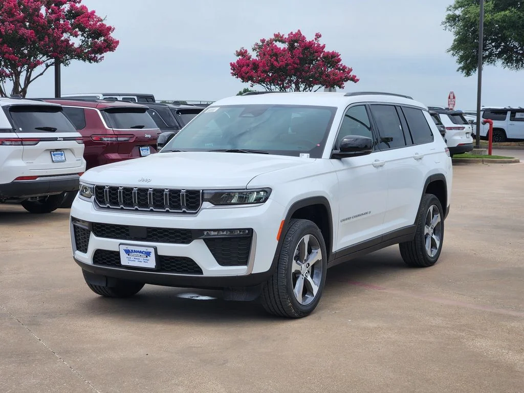 New 2026 Bright White Clear-Coat Exterior Paint Jeep Limited image 2