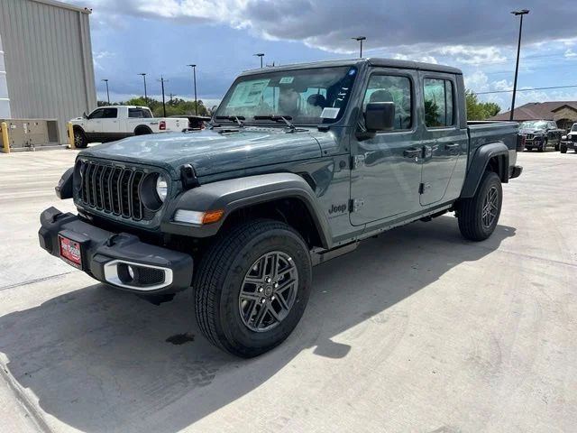 New 2026 Anvil Clear-Coat Exterior Paint Jeep Sport image 3