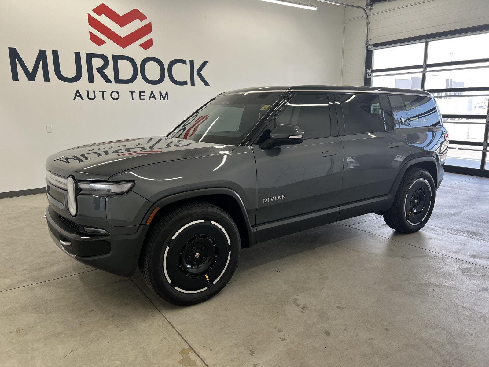 2025 Rivian R1S