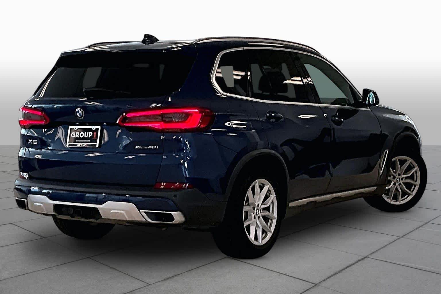 Used 2019 Phytonic Blue Metallic BMW xDrive40i image 12
