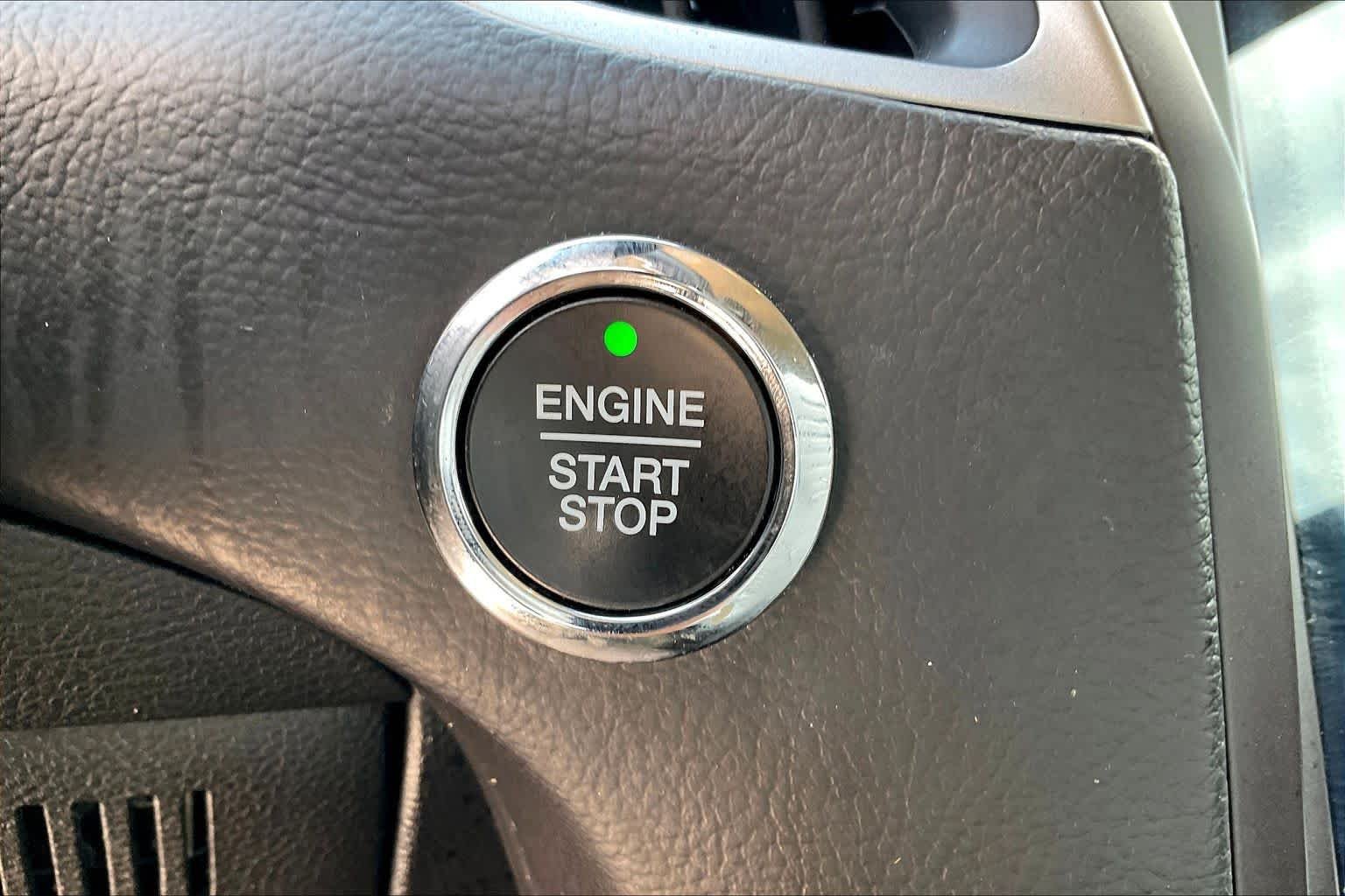 Used 2021 Iconic Silver Ford SEL image 32