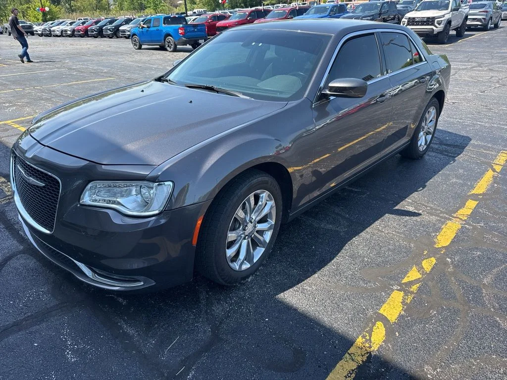 2018 Chrysler 300 Touring AWD's photo