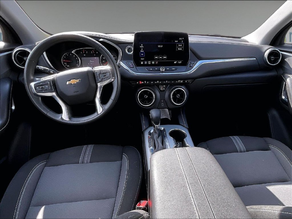 Used 2025 Black Chevrolet LT image 21