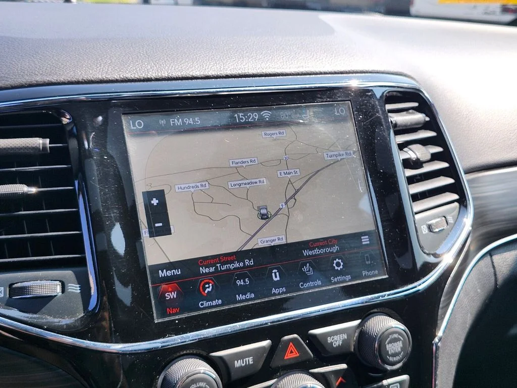 Used 2020 Silver Jeep Limited image 21