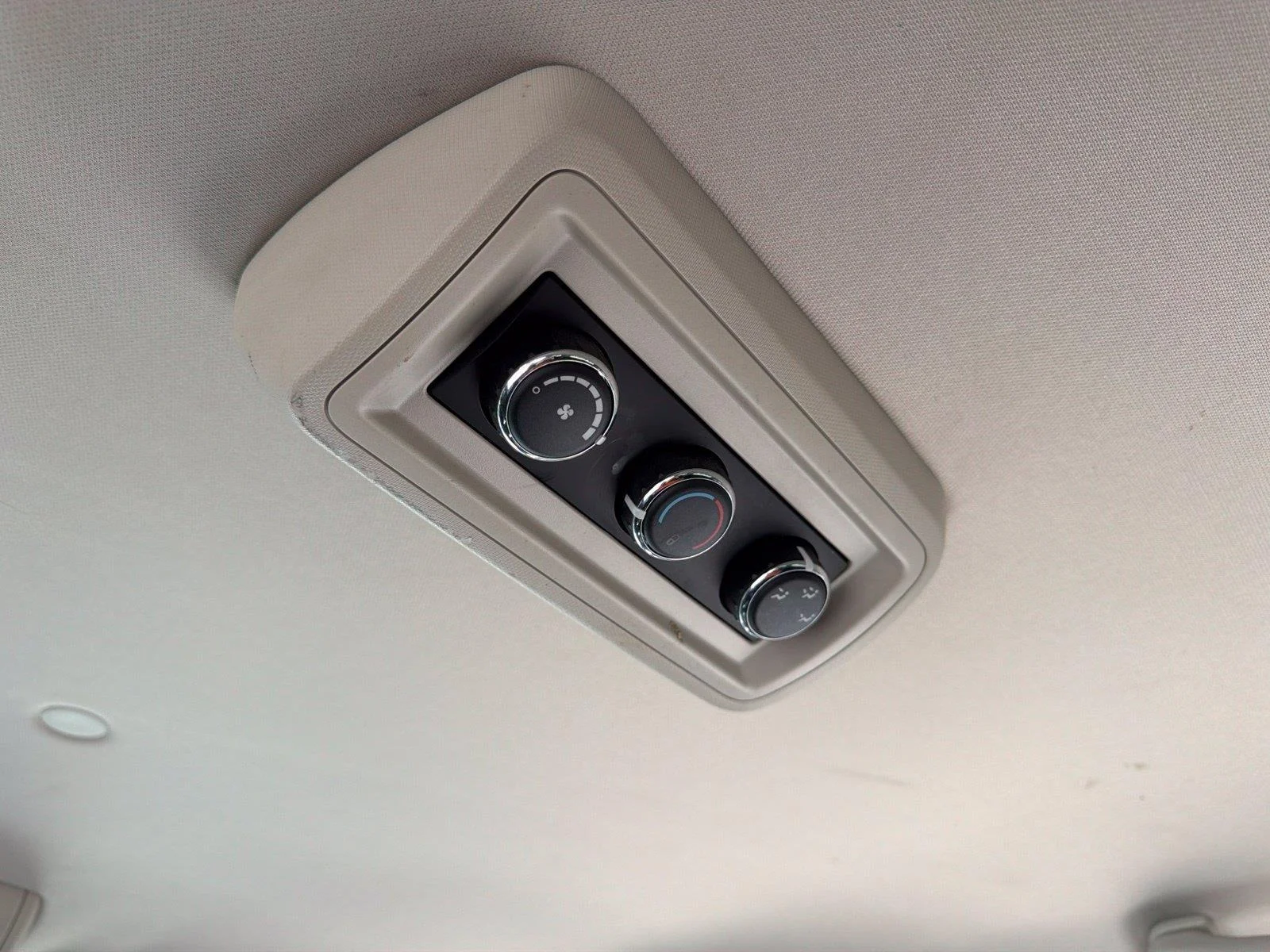 Used 2017 White Dodge SE image 20