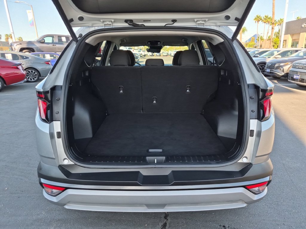 Used 2025 Silver Hyundai SEL image 32