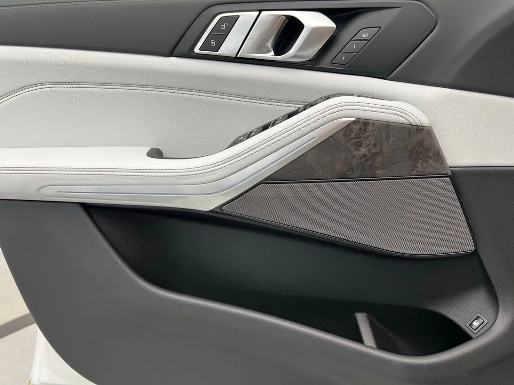 New 2026 Alpine White BMW xDrive50e image 15