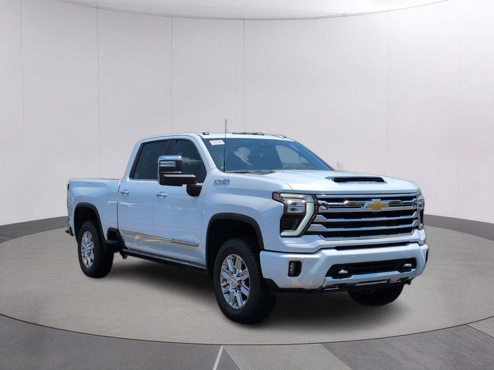 New 2026 Polar White Tricoat Chevrolet High Country image 8