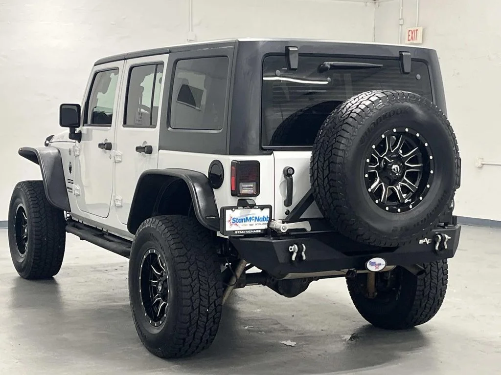 Used 2015 Bright White Clearcoat Jeep Sport 4 Door Hard Top 4WD 3.6L V6 image 6