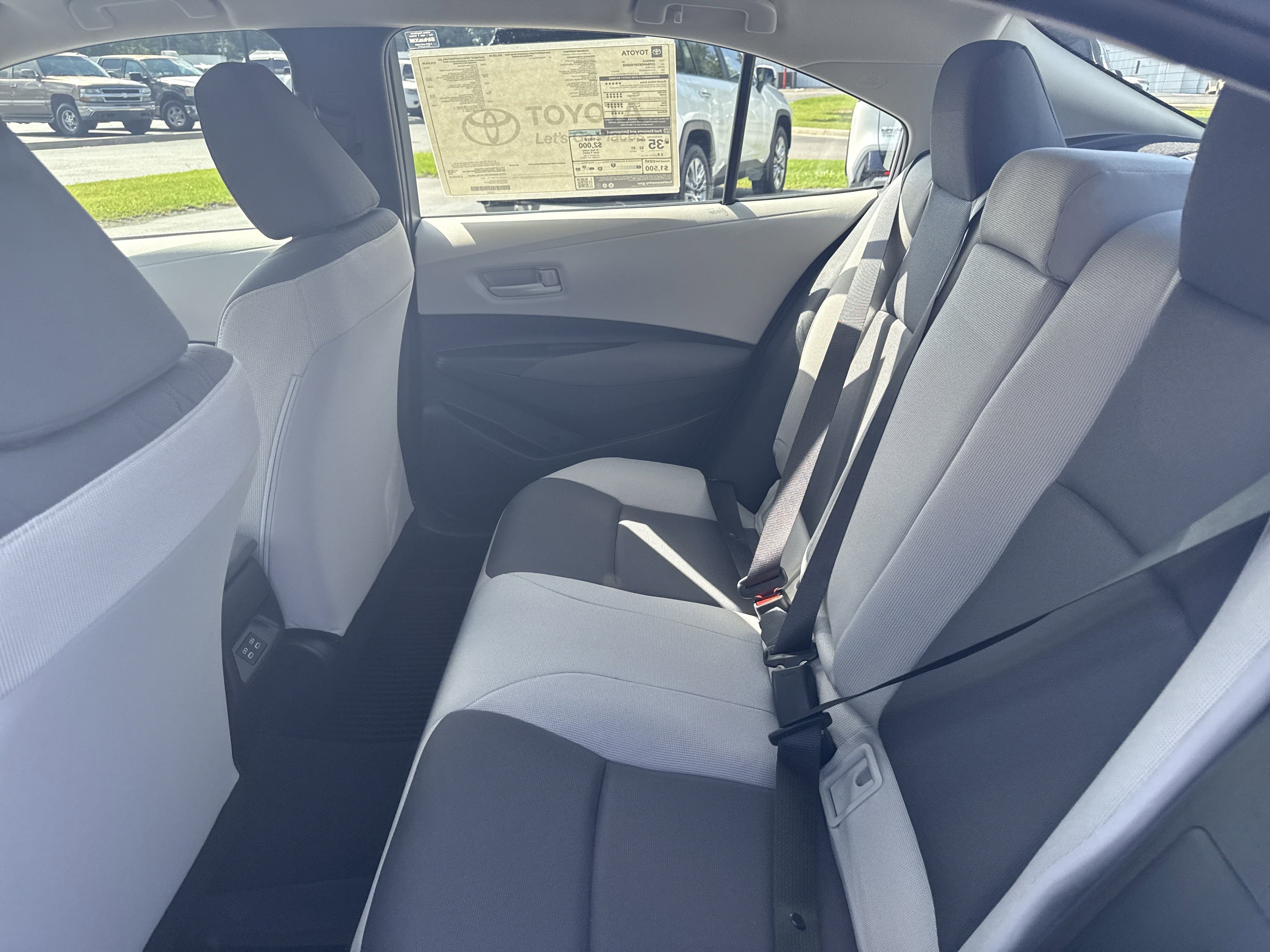 Used 2025  Toyota  image 23