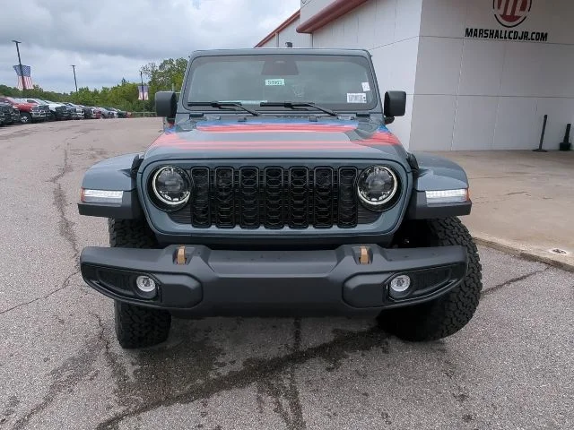 New 2026 Gray Jeep  image 4