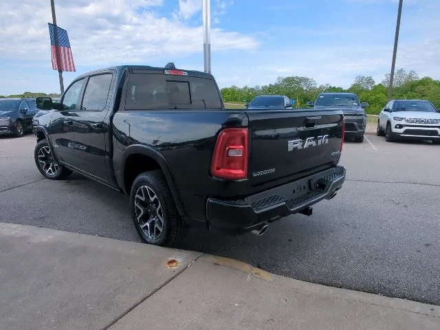 New 2026 Diamond Black Crystal Pearl-Coat Exterior Paint RAM Laramie image 40