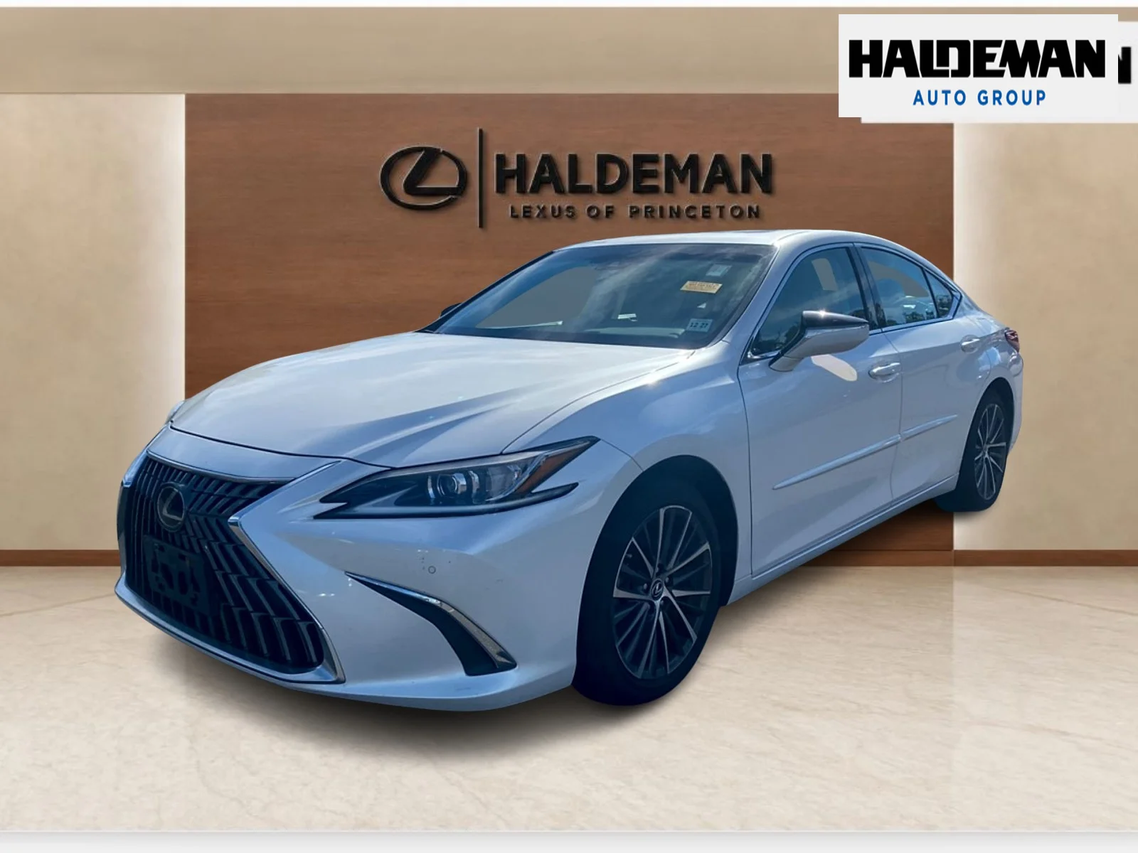 Used 2023 Eminent White Pearl Lexus  image 2