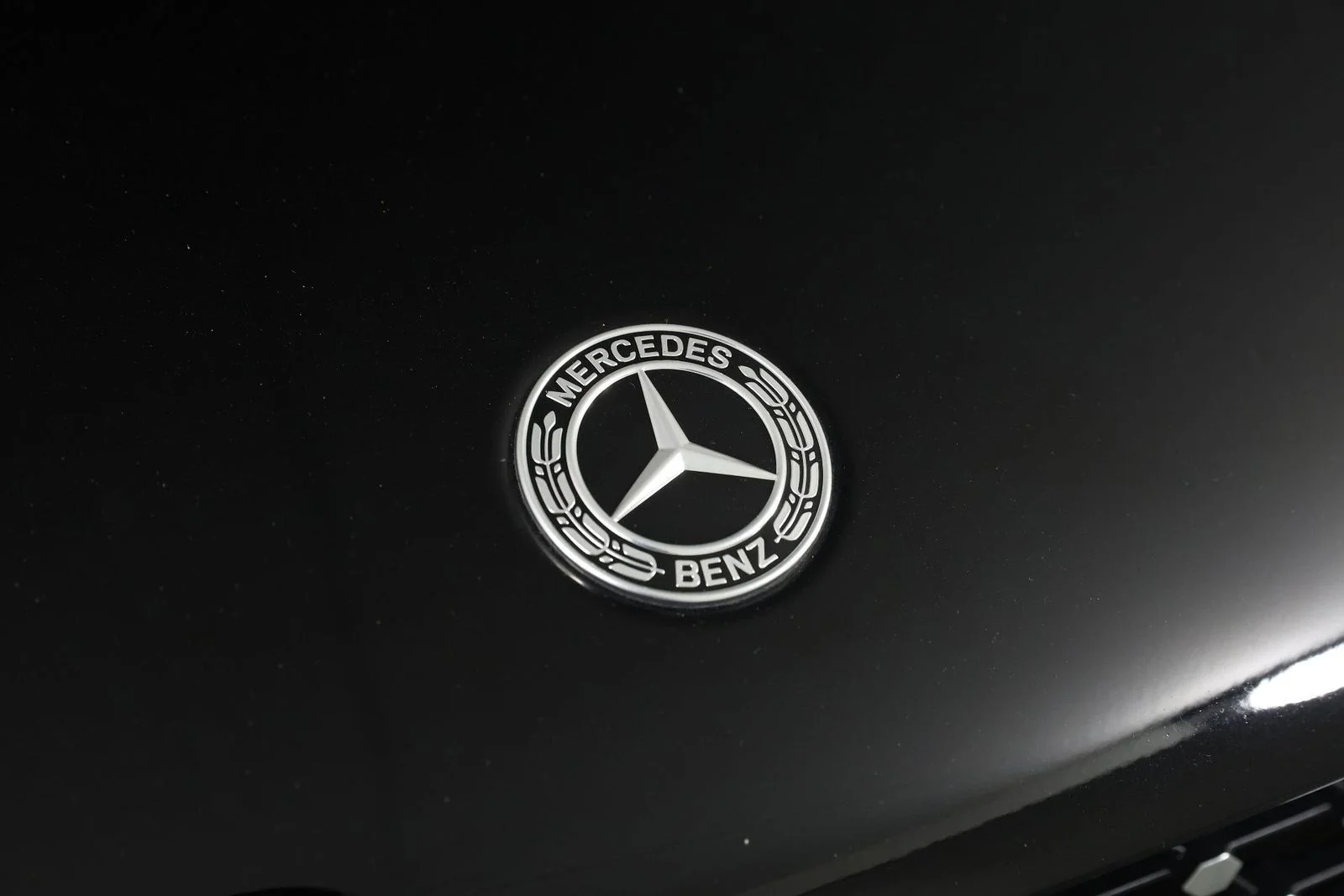 Used 2022 Black Mercedes-Benz GLC 300 image 29