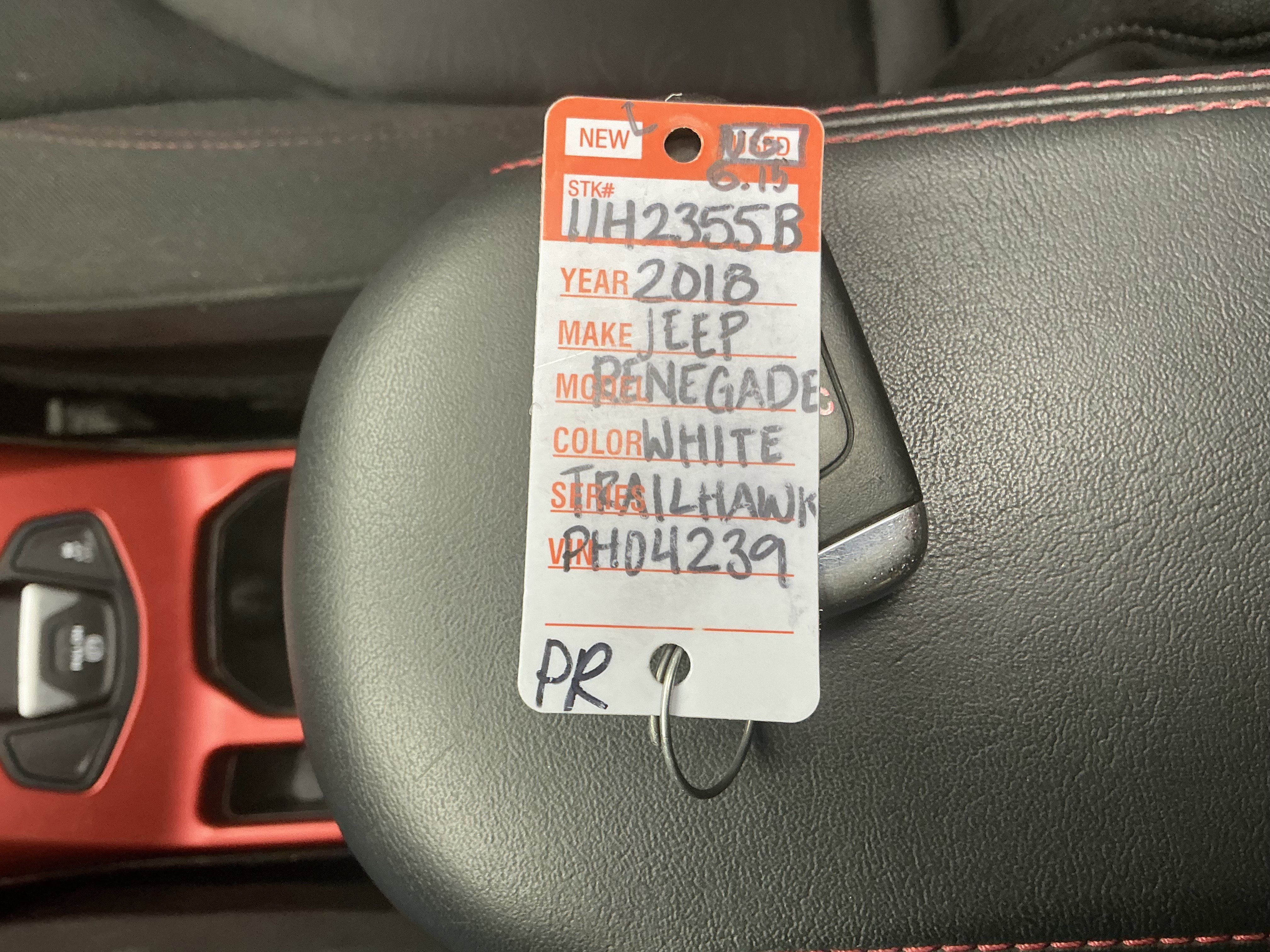 Used 2018 Alpine White Jeep Trailhawk image 8