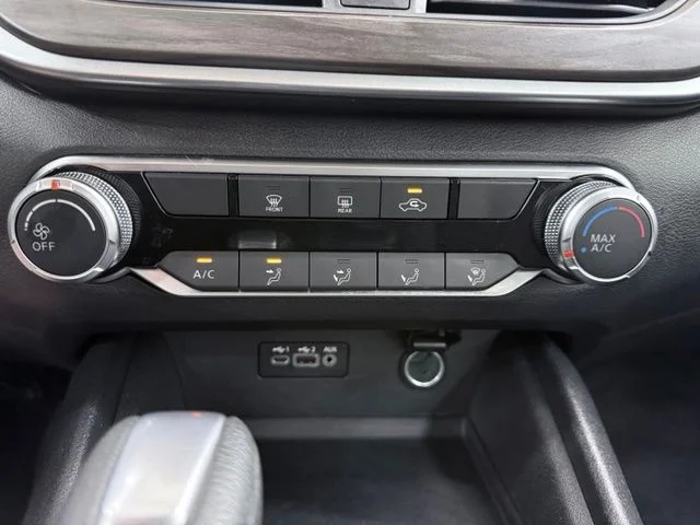 Used 2025 White Nissan 2.5 SV image 23