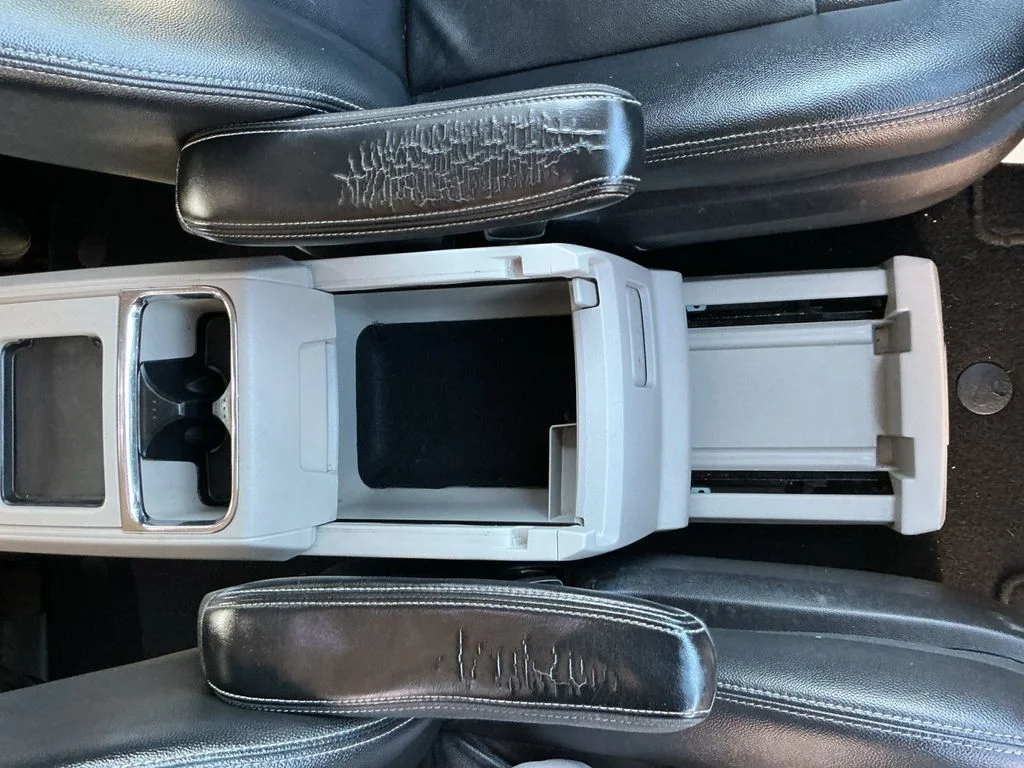 Used 2016 Silver Chrysler Touring image 28